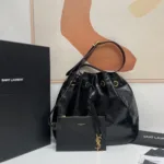 PARIS VII MEDIUM HOBO BAG IN CROCODILE-EMBOSSED PATENT LEATHER - 图片 5